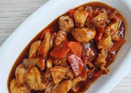 ► panaskan minyak goreng, tumis bawang putih dan cabai merah hingga harum. 3 Cara Membuat Ayam Saus Tiram Yang Enak Cookandrecipe Com