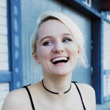 Hit musical FANGIRLS vs Wax Ecstatic