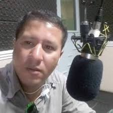 Stream Edison Santos music