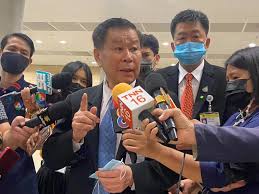 พล.ต.อ.เสรีพิศุทธ์ กล่าวว่า สิระ เคยต้องคำพิพากษาของศาลแขวงปทุมวัน คดีอาญามาตรา 341 ฐานฉ้อโกง ซึ่งเบื้องต้น รวบรวมรายชื่อ ส.ส. Pkxsk3upmaebdm