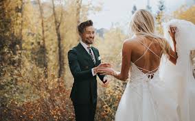 When you slip into a little white dress from fashion nova, you know it's going to be a winner. What To Wear To A Wedding Men S Outfits For Every Dress Code Season The Gentlemanual