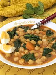 Una receta llena de fibra y proteínas los garbanzos aportan 20 gramos de proteínas por ración de 100 gramos. Potaje De Garbanzos Y Espinacas Receta De Divina Cocina