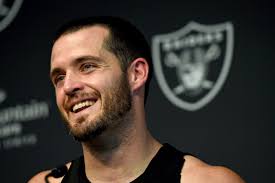 Reports: Raiders release QB Derek Carr