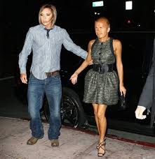 Immer häufiger tauchen fotos von victoria beckham auf. 18 Funny Celebrity Couple Face Swaps Lustige Promis Gesichtertausch Lachen