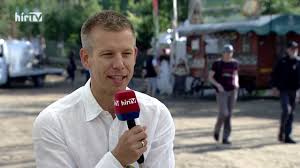 Magyar péter, a diákhitel központ vezérigazgatója szerint azért is rendkívül népszerűek a magyar diákhitelek, mert ellentétben a hosszas banki procedúrákkal, a diákhitel központ termékei személyes. Magyarorszag Eloben Magyar Peterrel 2019 08 02 Hir Tv Youtube