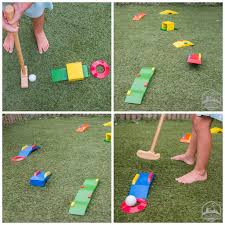 Haz una pizarra para ponerla a un lado de tu cochera (o una valla) y úsala para jugar una versión a lo grande de pictionary al aire libre (básicamente adivinanzas, pero con dibujos). Juegos Reciclados Al Elegancia Rescatado Juegos Para Ninos Al Aire Libre Con Material Reciclado
