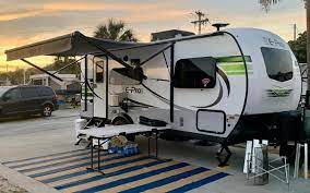 The 25 feet campers are popular because of the amazing space that they provide for both storage and walking around easily. 8 Perfect Travel Trailer Floor Plans With Twin Beds Rving Know How