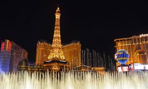 Las vegas bellagio is about 5 km from mccarran international airport. Las Vegas In Luxury For Less The Ultimate Guide Part 2 Hotels Turning Left For Less