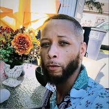 Here's a full timelapse of an MLB field being made inside a NASCAR track 🤯  The Speedway Classic will take place tonight as the Braves and Reds face  off inside Bristol Motor