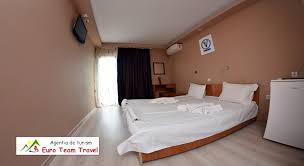 Mobilier modern, pat matrimonial sau pat twin (doua paturi), televiziune prin cablu, frigider, baie cu. Hotel Ovicris Selena Eforie Nord Rezerva Cazare Online Eforie Nord