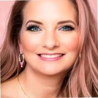 Laura Partridge's Instagram, Twitter & Facebook