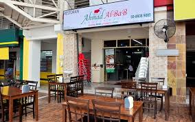 Kedai asal di belakang pejabat ustaz hasbullah dah tak mampu menampung keperluan 6 kakitangan kami dan allah permudahkan kerja kami, terjumpa kedai untuk disewa di deretan kedai taman melewar. Kereta Sewa Equine Seri Kembangan Sewa Luxury Mpv Alphard Vellfire Rental 2017