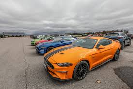 The automatic again adds 1 mpg on each cycle. 2019 Ford Mustang Gt Manual Or Automatic Which Would We Choose Wheels Ca