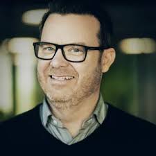 Kontakta oss direkt eller via formulär