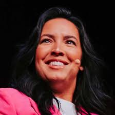 Erika Cramer: The Queen of Confidence, TEDx Speaker, Bestselling Author,  Podcast Host