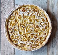 Apfelrosen Tarte Mit Creme Fraiche Laura Dreams Of Cakes