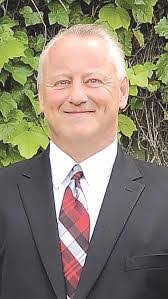 Carl Ritchie's Instagram, Twitter & Facebook