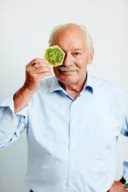 Klaus teuber ist einer der erfolgreichsten autoren in deutschland. Klaus Teuber Der Vater Von Catan