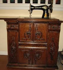 Top Of The Line 1915 Singer Oak Cabinet Housing The Singer 115 Just Got This One It Antique Sewing Machines Old Sewing Machines Sewing Machine Accessories