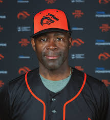 WP_20097_Booklet_Baseball_Media Guide.indd