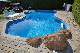 Lassen sie den traum vom pool im eigenen garten wirklichkeit werden. Pool Bauen Die Wichtigsten Infos Zum Schwimmbadbau Blauarbeit
