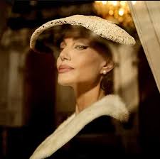 Is Maria a true story: life, marriage and death of opera singer