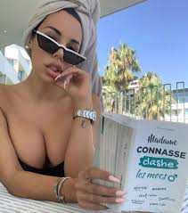 Toutes les photos de Laura Lempika nue et seins nus - Whassup