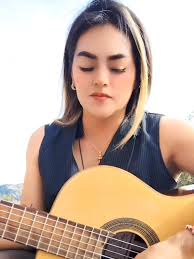 #carnavaldeguaranda!! Con mi 🎸🎸🎸en La mano yo te vengo a saludar !!  🤍💘Carnavalero #carnaval2026