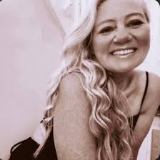 Tracy Sands's Instagram, Twitter & Facebook