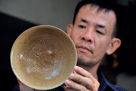 Dạo “chợ Kiều” đối diện chợ Bến Thành xem gốm sứ