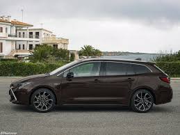Toyota Corolla Touring Sports 2019 Voiture Spacieuse Et Confortable Toyota Corolla Voiture Moteur Classique