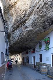 Setenil de las bodegas is a town and municipality in the province of cádiz, spain, famous for its dwellings built into rock overhangs above. Setenil De Las Bodegas Foto Bild Europe Spain Emotionen Bilder Auf Fotocommunity