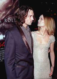 Ils semblaient très complices et particulièrement tendres. Johnny Depp Johnny Depp Vanessa Paradis Johnny Depp Young Johnny Depp