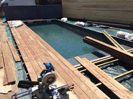 plage de piscine en bois a marseille lejardindeclaire piscine bois piscine plage terrasse bois piscine
