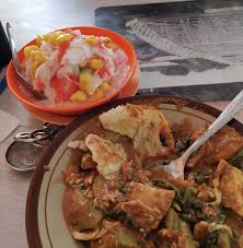 Hampir di setiap sudut kota yogyakarta getuk goreng adalah makanan tradisional jawa khas daerah sokaraja, banyumas, jawa tengah. 10 Makanan Khas Indonesia Anda Wajib Tahu