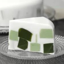This Mosaic Matcha Milk Jello Cake Is Stunning This Delicious Treat Is Just As Fun To Make As It Is To Eat Asian Desserts Dessert Drinks Desserts