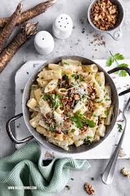 Schwarzwurzel Pasta Rezept Mit Rahmsauce Walnussen In 2020 Schwarzwurzel Rezept Schwarzwurzel Ravioli Rezept