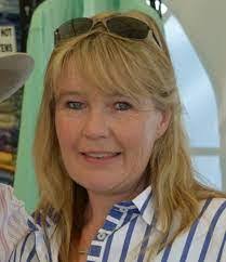 Leann Newton's Instagram, Twitter & Facebook