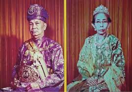 Yang dipertuan agong, sultan muhammad 5 berkenan berangkat menghadiri majlis santapan diraja sempena pertabalan. Kenali Wajah Wajah Raja Permaisuri Agong Pertama Hingga Yang Terkini Nona
