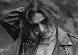 Il tatuaggio di damiano dei maneskin. Damiano Dei Maneskin Altro Indizio Sulla Relazione E Un Tatuaggio