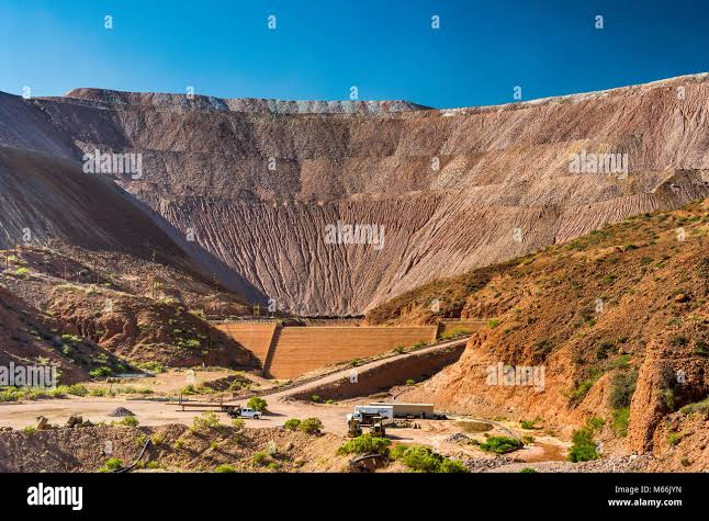 Open-pit mining at Morenci Copper Mine, operated by Freeport-McMoRan Copper & Gold, Morenci, Arizona, USA Stock Photo - Alamy