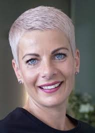 Best short haircut for oval face shape