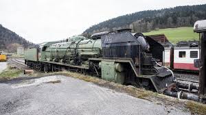 Conduite de locomotives à vapeur, en manoeuvre et en ligne; Le Vapeur Val De Travers Se Separe De Sa Plus Grande Locomotive