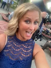 It's his support….for me! 🖤