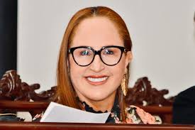 Esta tarde presencié la presentación del libro: “Perspectiva de géneros.  Feminismos y familia”, una obra colectiva de mujeres extraordinarias que  han logrado pasos importantes a través de diversos movimientos  transformacionales 🙋🏻‍♀️ Una