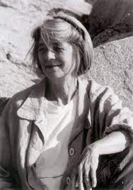 Sue Hubbell Who Wrote Of Bees And Self Reliance Dies At 83 The New York Times