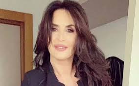 Precedentemente l'allenatore è stato sposato con elvira carfagna (da cui ha avuto il suo primo figlio, jacopo) e a seguire con la conduttrice roberta termali (da cui ha avuto i due figli. Walter Zenga Oggi Figli Moglie Eta Andrea Zenga Instagram Donnapop