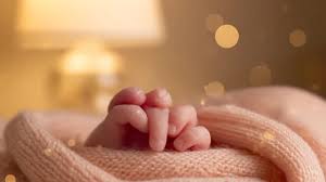 Stop-motion video about childhood friends reuniting as adults