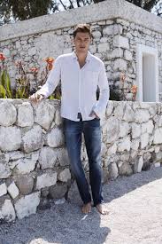 Dark Denim With A Clean White Shirt Is Always An Easy Winning Look Mavi Men S Zach Straight Leg Jeans Is A Univers Well Dressed Men Mens Outfits Mens Fashion
