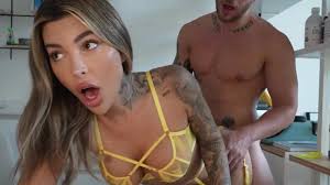 Italian whore in on the phone while banged from behind